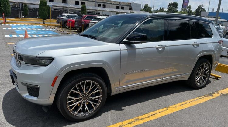 Jeep Grand Cherokee L Summit 5.7/V8 7 pasaj, Qcp 4×4, año modelo 2023, 18,500