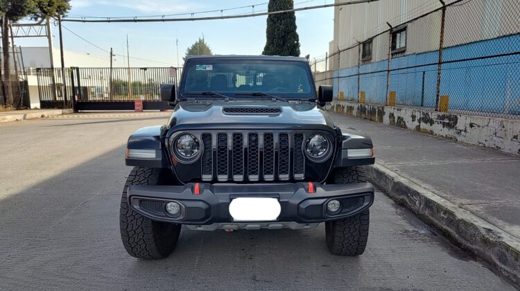 Jeep Gladiator JT 3.6 Mojave 4×4 Piel, año modelo 2023, 16,000 Km