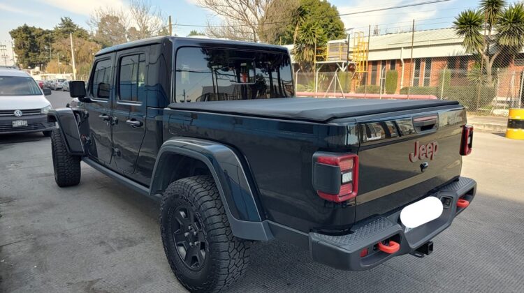 Jeep Gladiator JT 3.6 Mojave 4×4 Piel, año modelo 2023, 16,000 Km