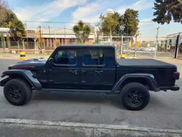 Jeep Gladiator JT 3.6 Mojave 4×4 Piel, año modelo 2023, 16,000 Km