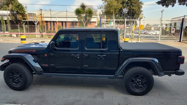 Jeep Gladiator JT 3.6 Mojave 4×4 Piel, año modelo 2023, 16,000 Km