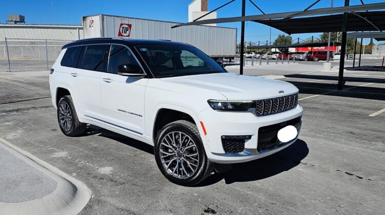 Jeep Grand Cherokee L Summit 5.7/V8 7 pasaj, Qcp 4×4, 2023.