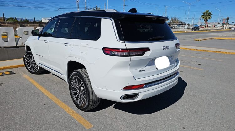 Jeep Grand Cherokee L Summit 5.7/V8 7 pasaj, Qcp 4×4, 2023.