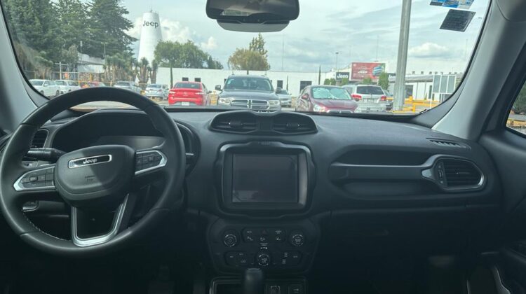 Jeep Renegade 1.8 Limited 4×2 At , año modelo 2023, 13,300 Km