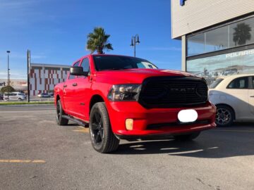 Ram 1500 Crew Cab HEMI Sport V8 / 5.7 4×4, año modelo 2023